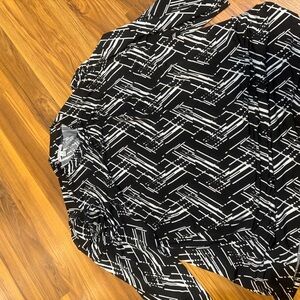 Black and White Geometric Women's Blouse